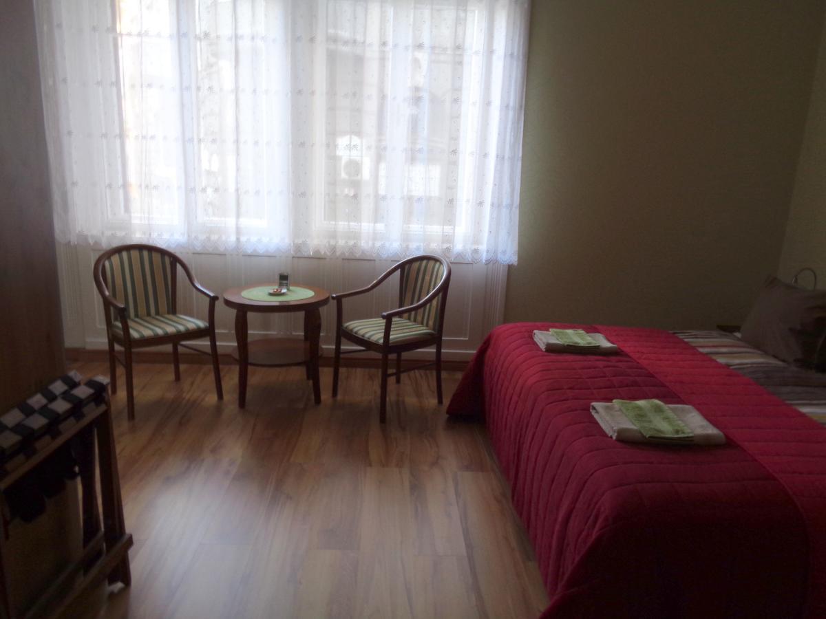 Budapest Guestrooms Bagian luar foto