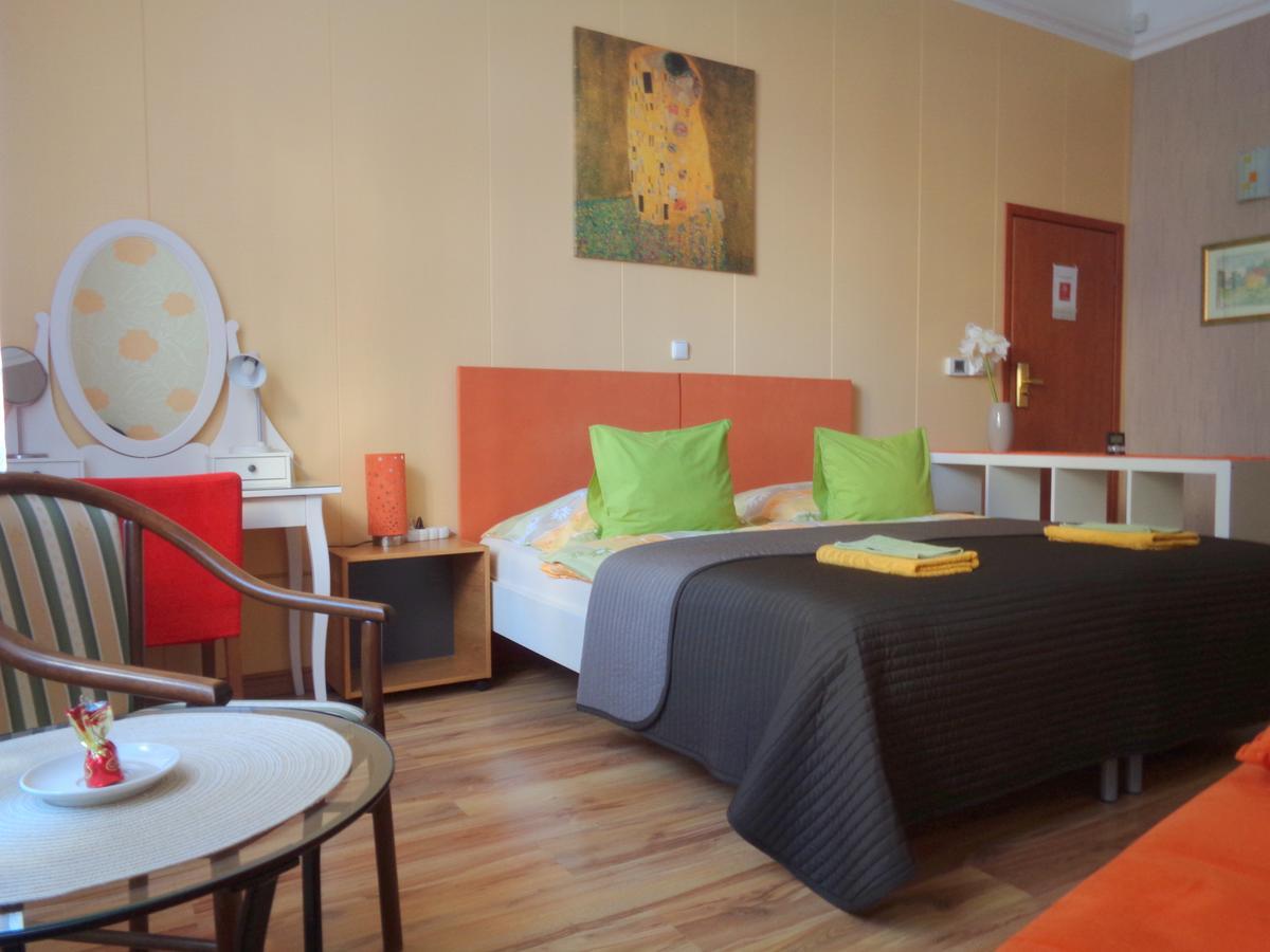 Budapest Guestrooms Bagian luar foto