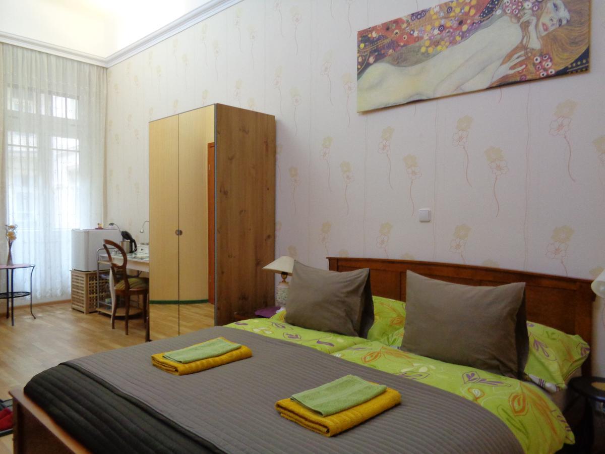 Budapest Guestrooms Bagian luar foto